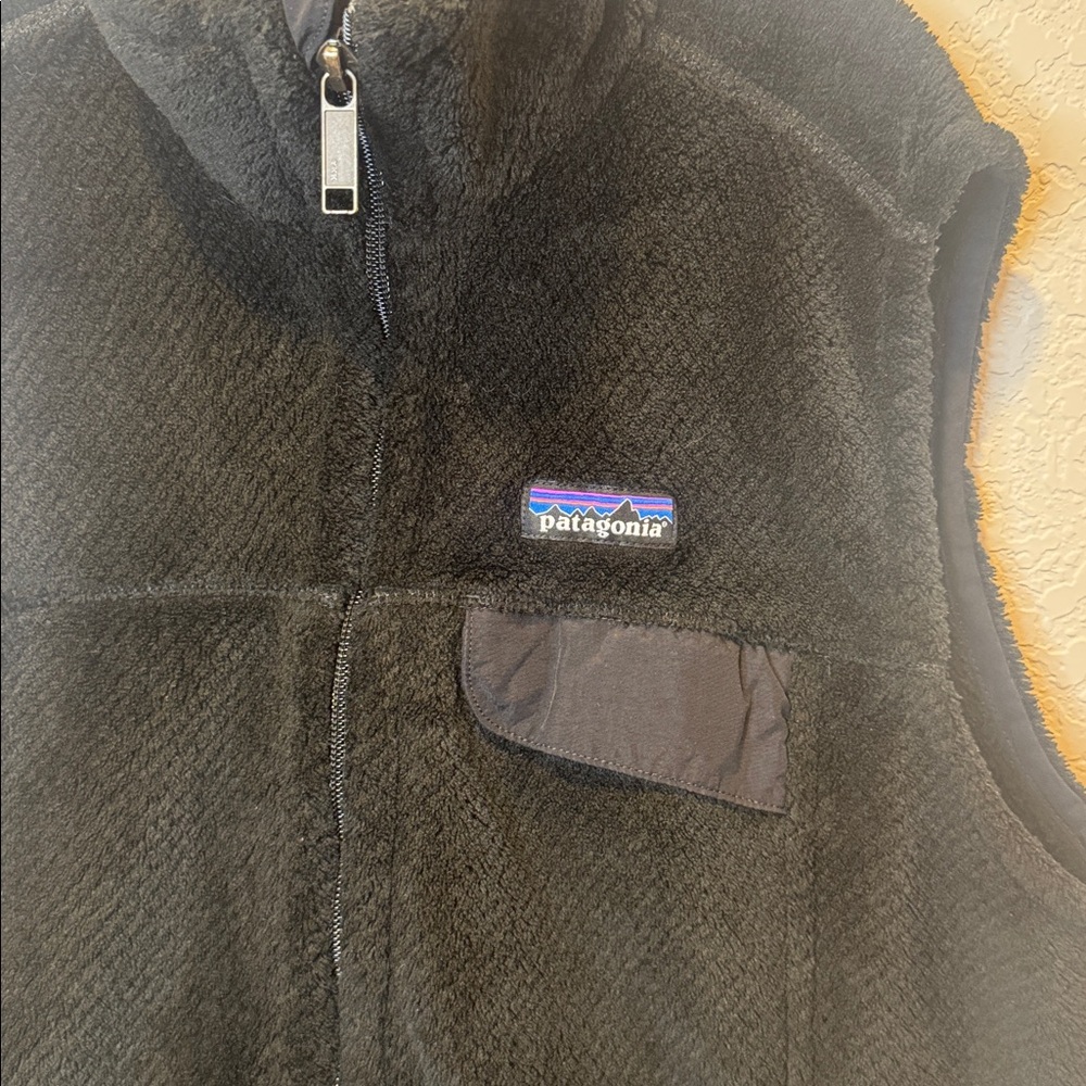 Patagonia Women’s Black Full Zip Vest Medium